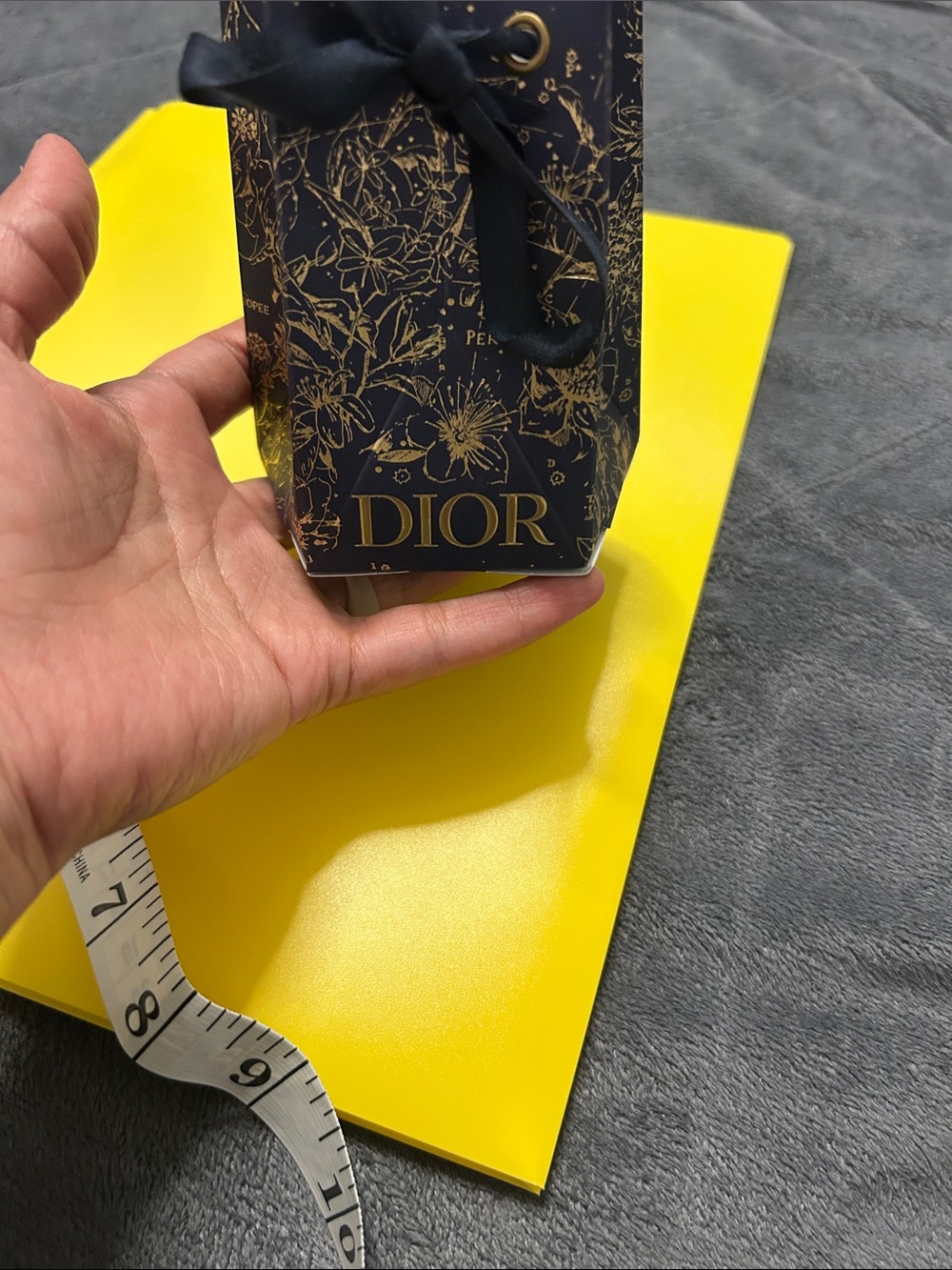 Dior gift bag. - Picture 6 of 6